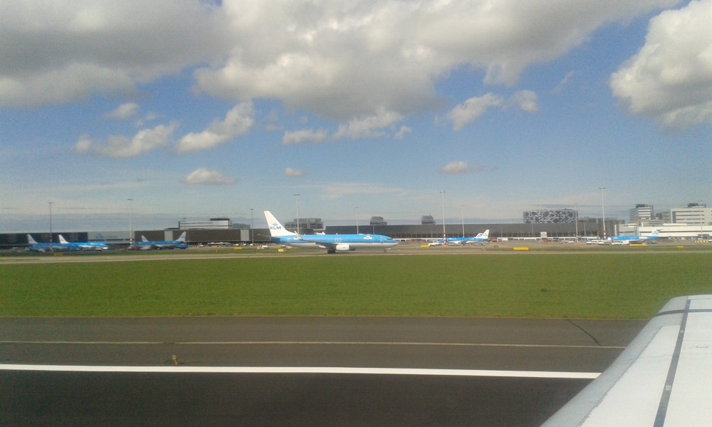 KLM-Maschinen am Schiphol-Flughafen-NL